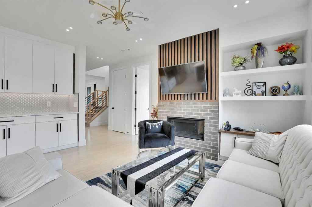 MLS® A2261678 - 179 Kinniburgh Loop   in Kinniburgh South Chestermere, Residential