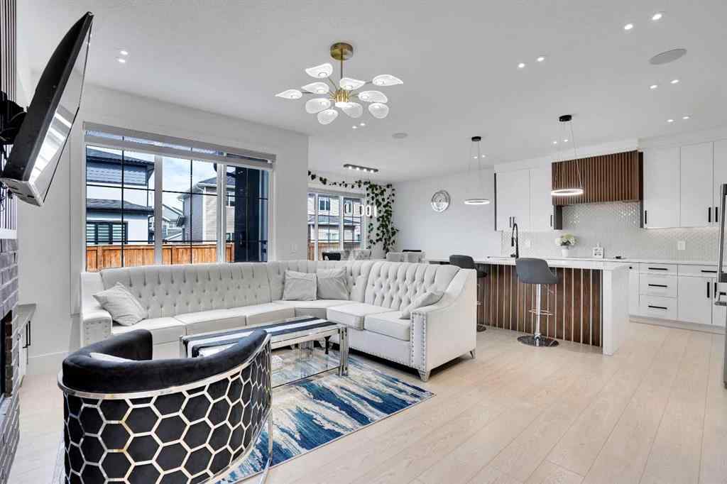 MLS® A2261678 - 179 Kinniburgh Loop   in Kinniburgh South Chestermere, Residential