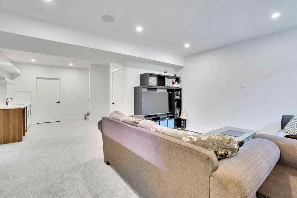 MLS® A2261678 - 179 Kinniburgh Loop   in Kinniburgh South Chestermere, Residential