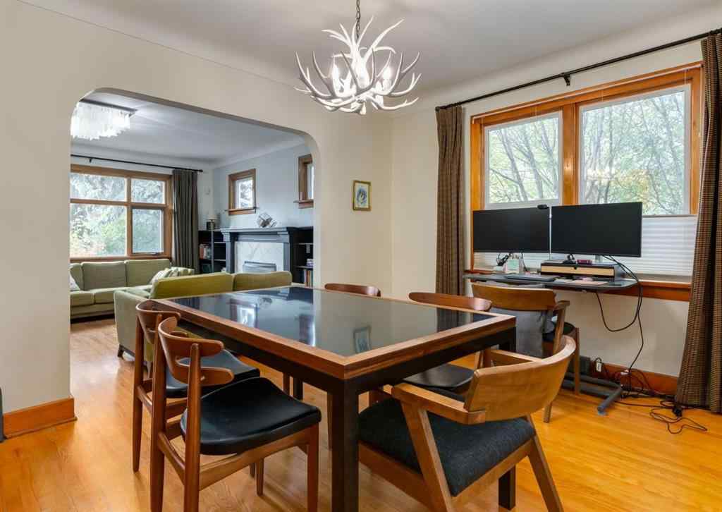 MLS® A2261687 - 320 10 Avenue NE in Crescent Heights Calgary, Residential