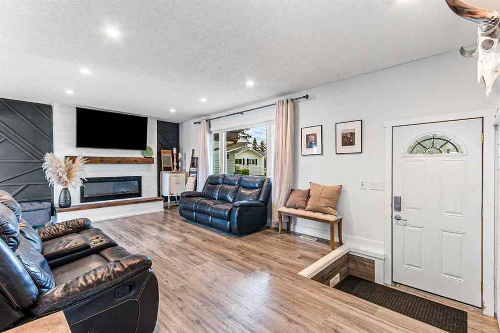 MLS® A2261692 - 6 Mt View Close  in NONE Olds, Residential