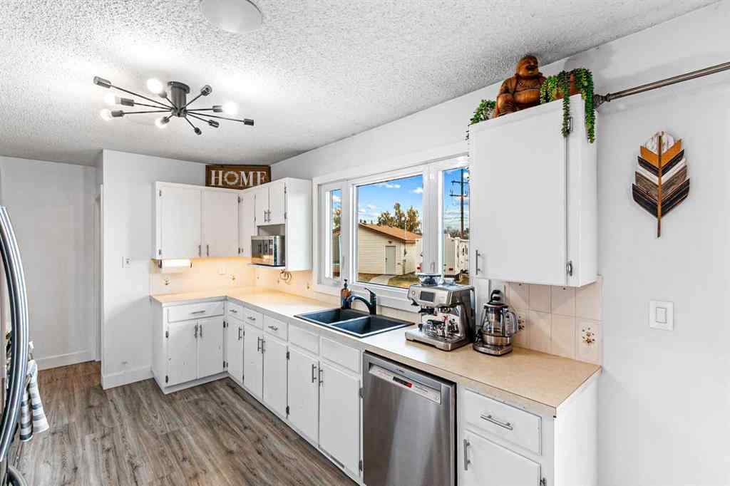 MLS® A2261692 - 6 Mt View Close  in NONE Olds, Residential