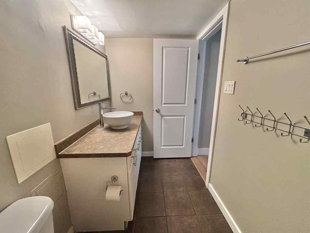 MLS® A2261694 - Unit #207 501 57 Avenue SW in Windsor Park Calgary, Residential