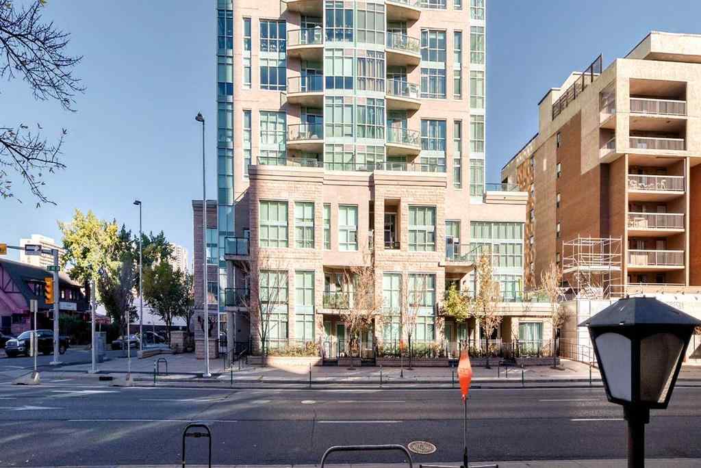 MLS® A2261699 - Unit #705 788 12 Avenue SW in Beltline Calgary, Residential