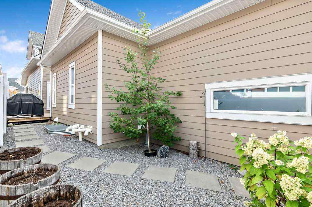 MLS® A2261700 - 54 Drake Landing Square  in Drake Landing Okotoks, Residential