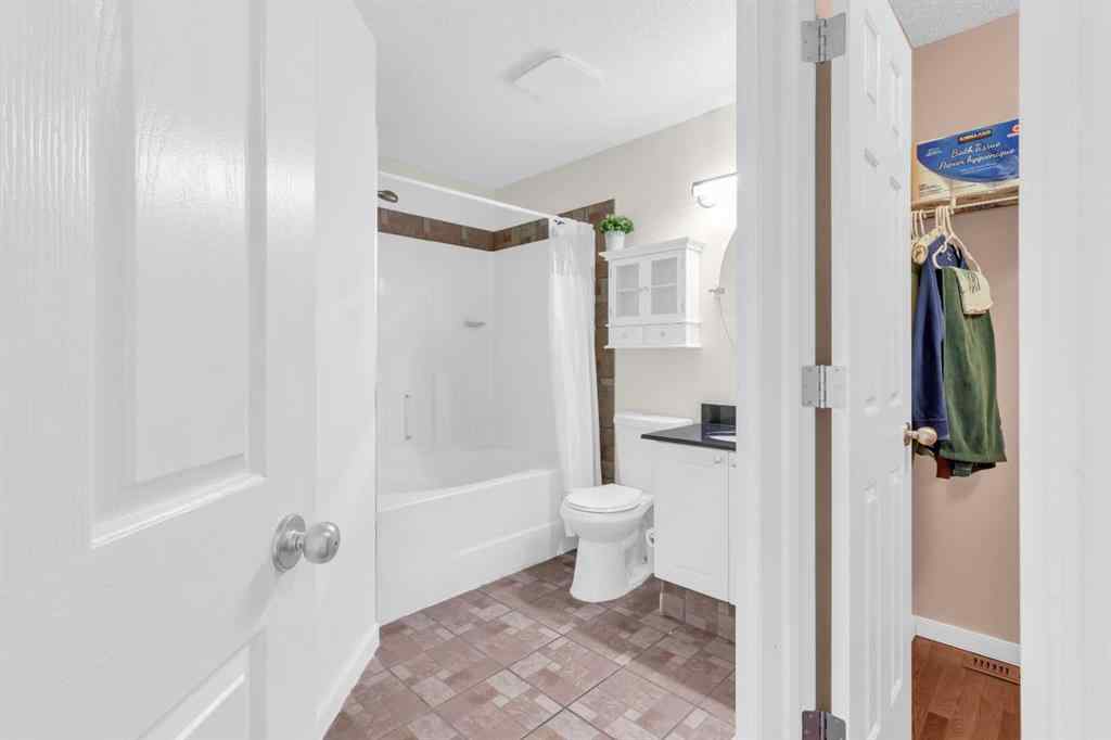 MLS® A2261705 - 187 Citadel Meadow Grove NW in Citadel Calgary, Residential