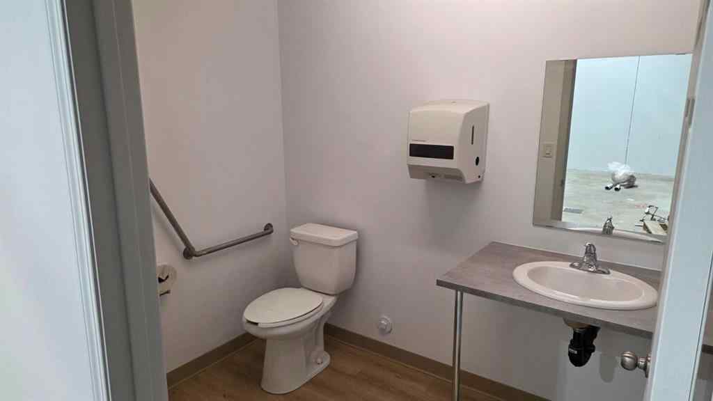 MLS® A2261718 - Unit #1 4980 76 Street  in Northlands Industrial Park Red Deer, Commercial