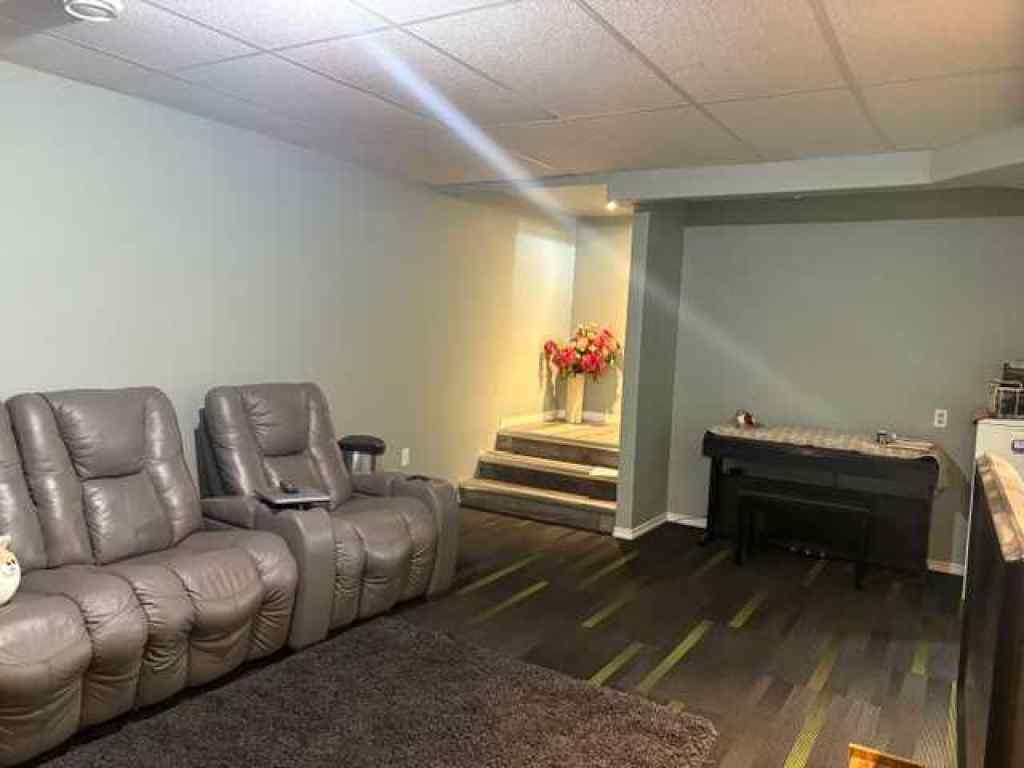 MLS® A2261725 - 5015 45 Street  in Hardisty Hardisty, Residential