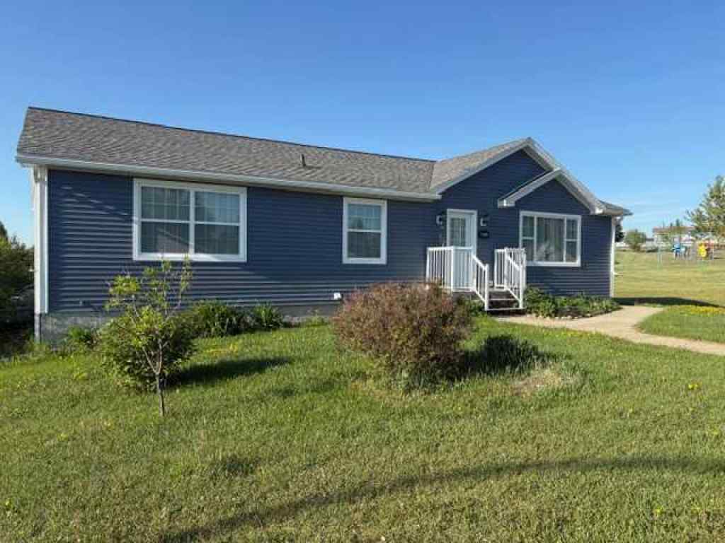 MLS® A2261725 - 5015 45 Street  in Hardisty Hardisty, Residential