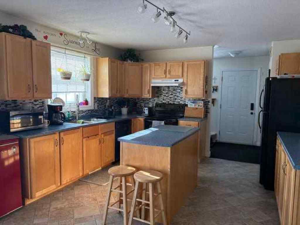 MLS® A2261725 - 5015 45 Street  in Hardisty Hardisty, Residential