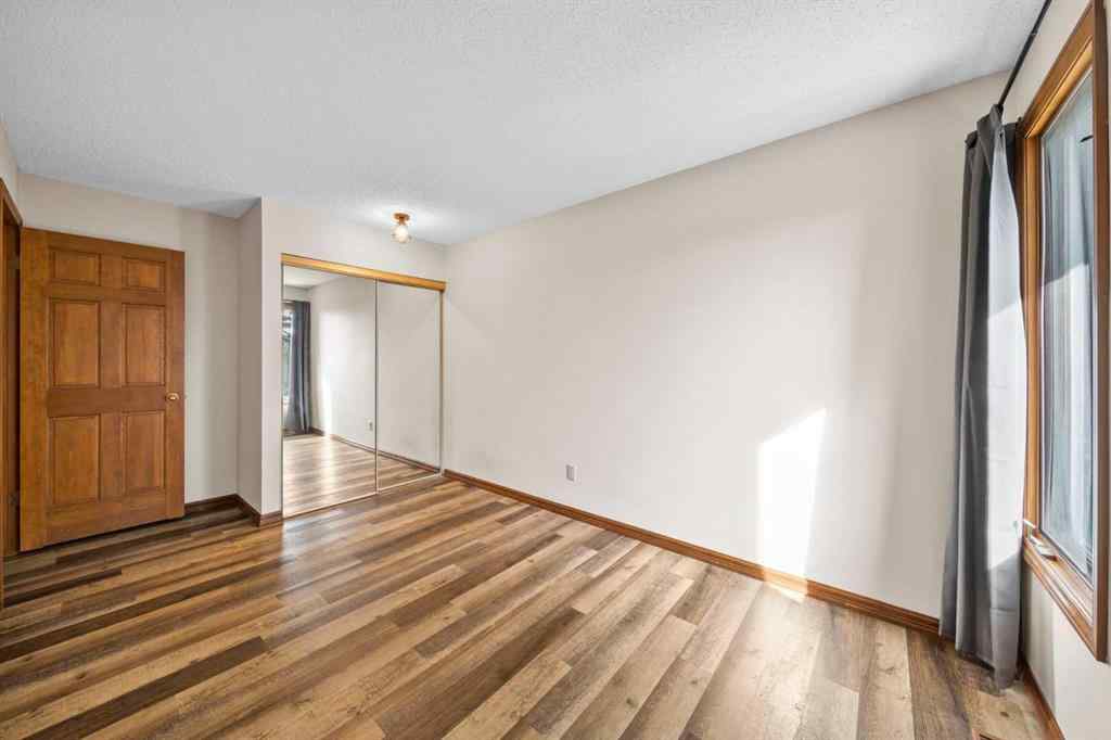 MLS® A2261749 - 36 Strathlorne Crescent SW in Strathcona Park Calgary, Residential