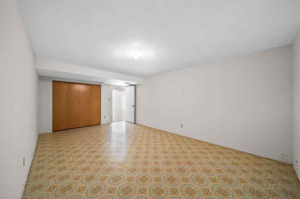 MLS® A2261749 - 36 Strathlorne Crescent SW in Strathcona Park Calgary, Residential