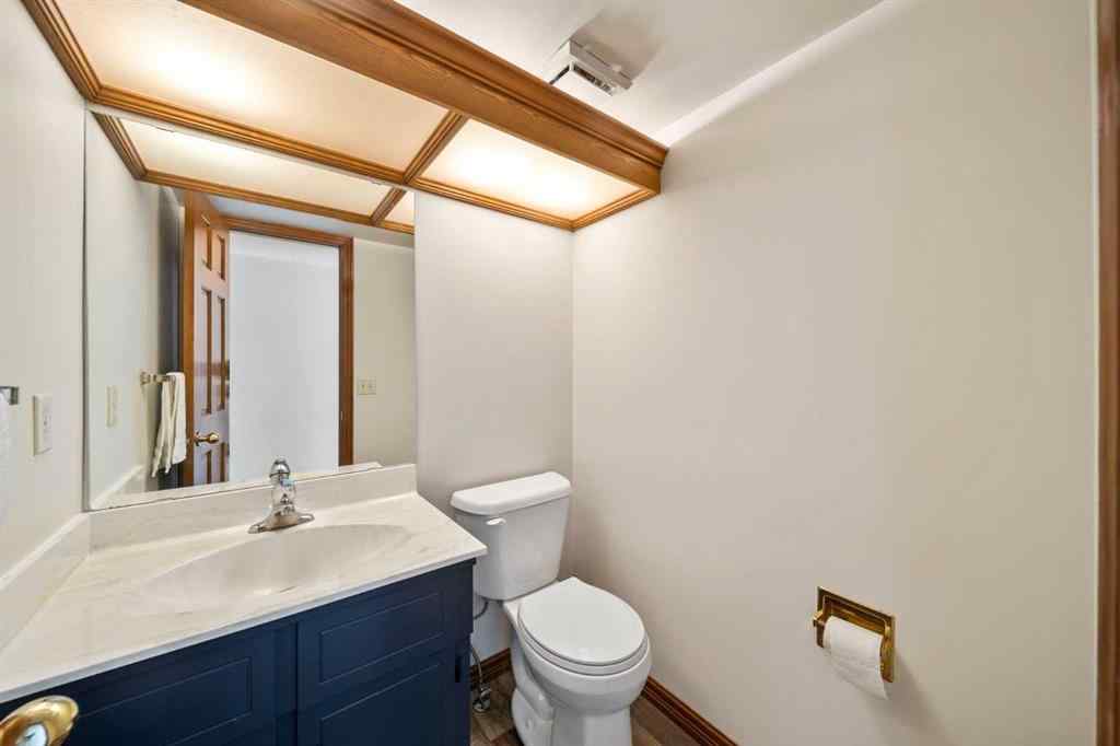 MLS® A2261749 - 36 Strathlorne Crescent SW in Strathcona Park Calgary, Residential