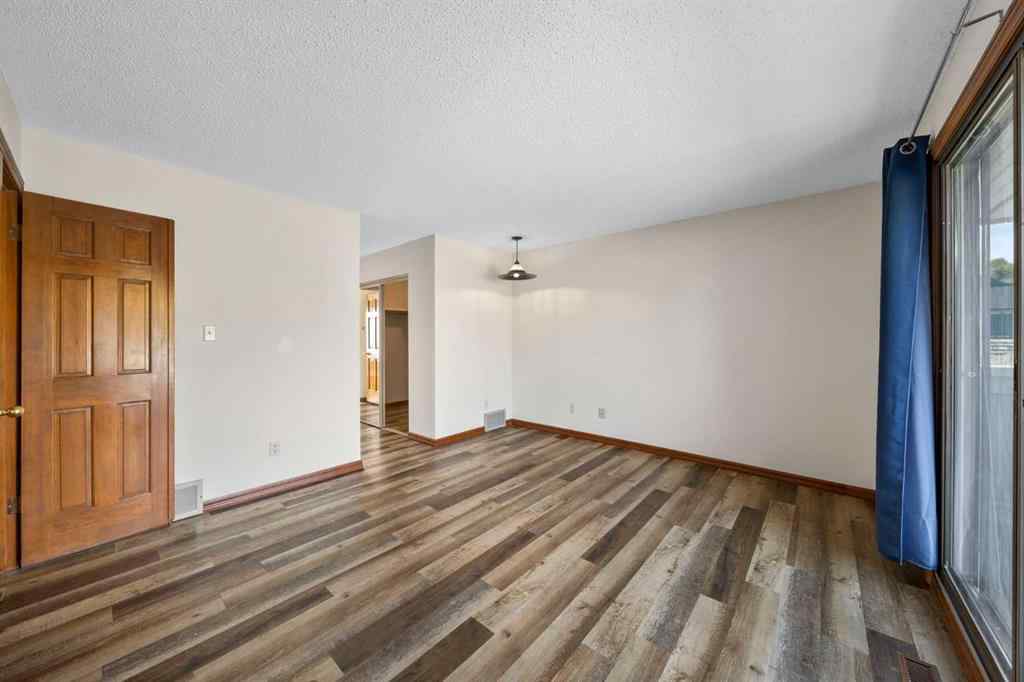 MLS® A2261749 - 36 Strathlorne Crescent SW in Strathcona Park Calgary, Residential
