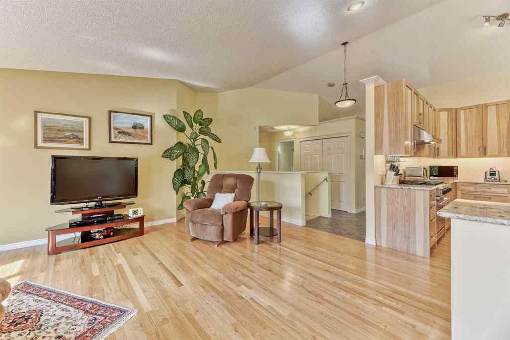 MLS® A2261763 - 7 Scotia Landing NW in Scenic Acres Calgary, Residential