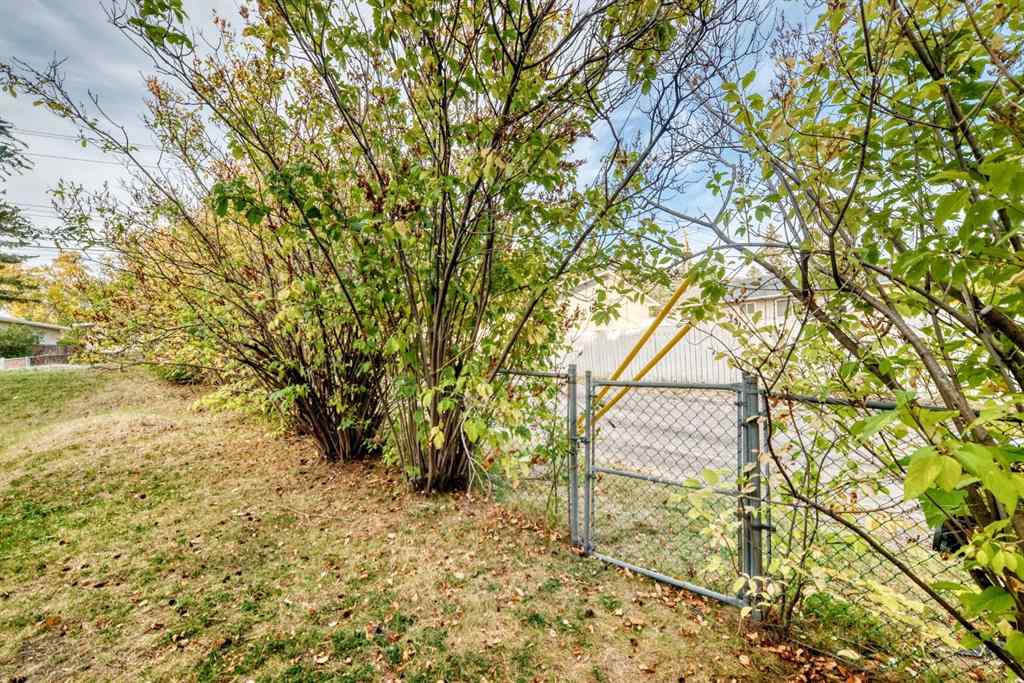 MLS® A2261767 - 26 Dalgetty Place NW in Dalhousie Calgary, Residential