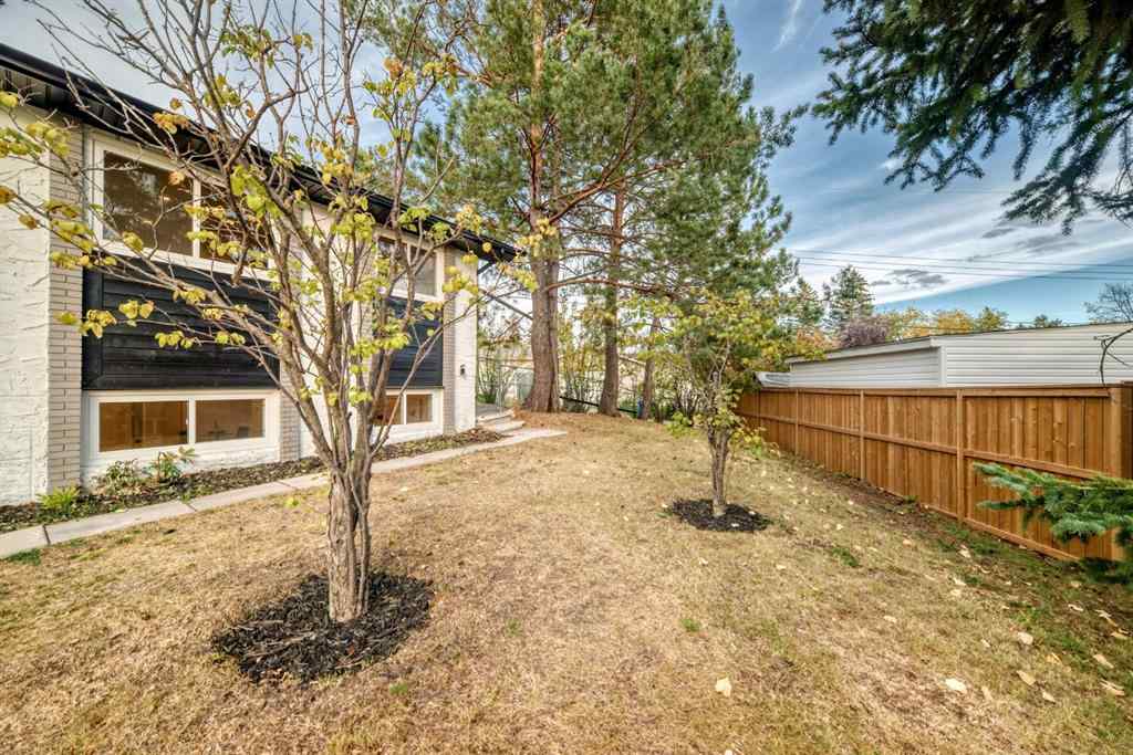MLS® A2261767 - 26 Dalgetty Place NW in Dalhousie Calgary, Residential