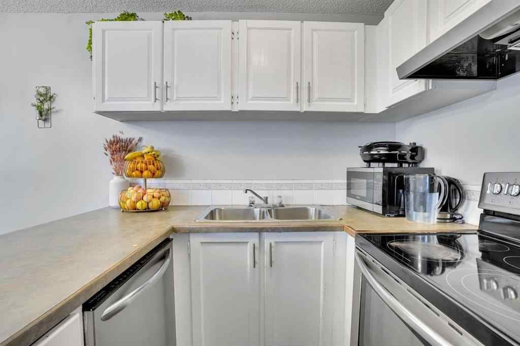 MLS® A2261771 - Unit #109 110 20 Avenue NE in Tuxedo Park Calgary, Residential