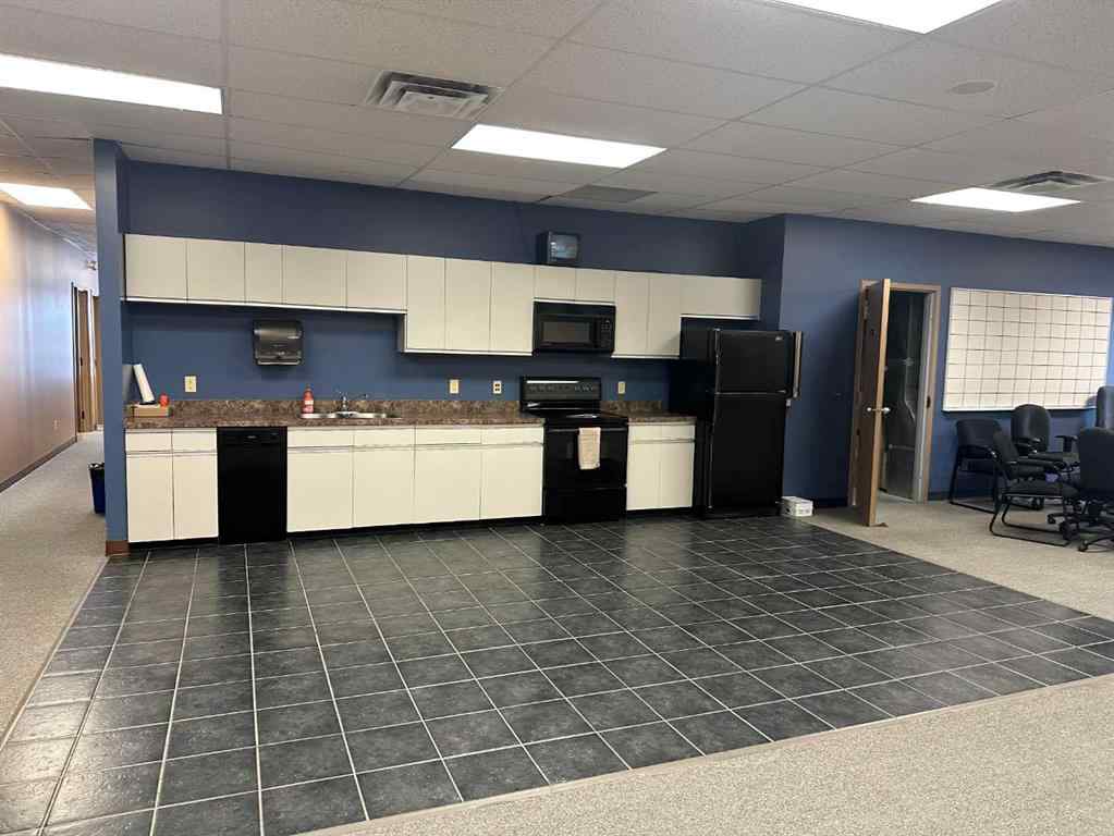 MLS® A2261774 - 8111 110 Street  in Richmond Industrial Park Grande Prairie, Commercial