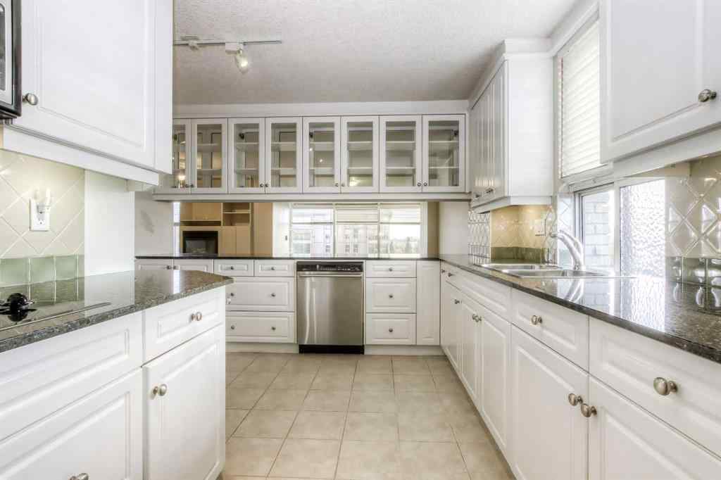 MLS® A2261784 - Unit #804 4603 Varsity Drive NW in Varsity Calgary, Residential