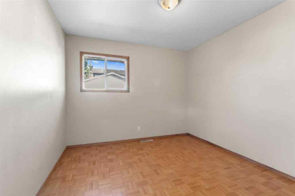 MLS® A2261785 - 5120 47 Street  in Central Innisfail Innisfail, Residential