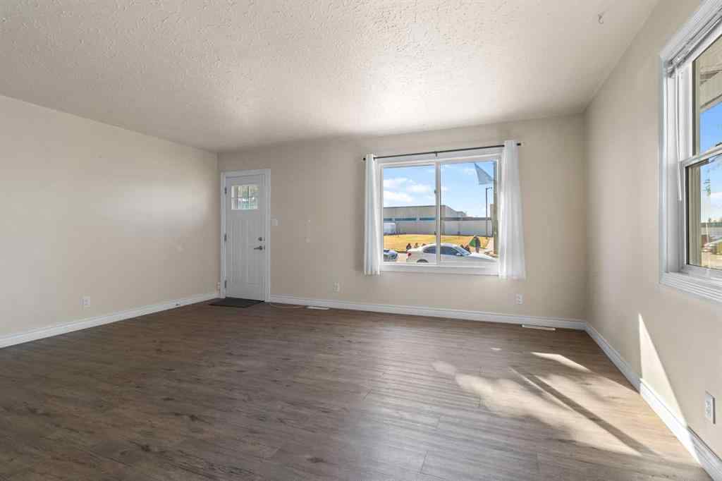 MLS® A2261785 - 5120 47 Street  in Central Innisfail Innisfail, Residential