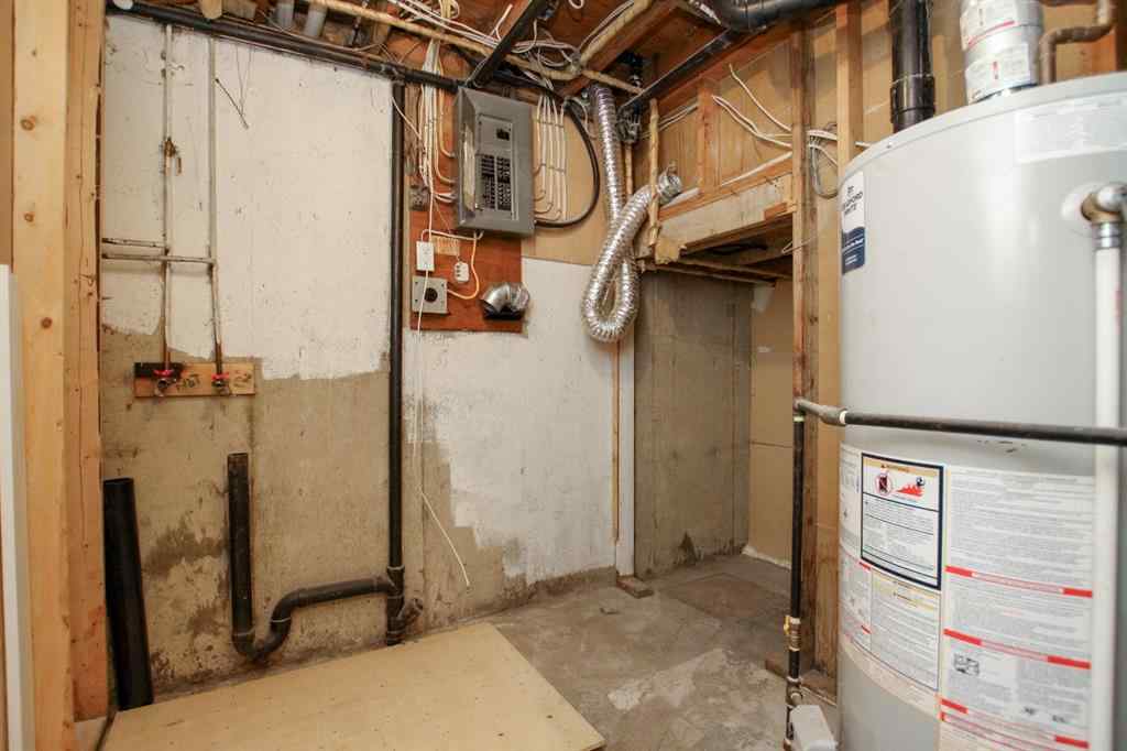 MLS® A2261795 - 6318 Horn Street  in Highland Green Red Deer, Residential