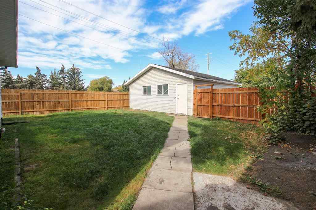 MLS® A2261795 - 6318 Horn Street  in Highland Green Red Deer, Residential