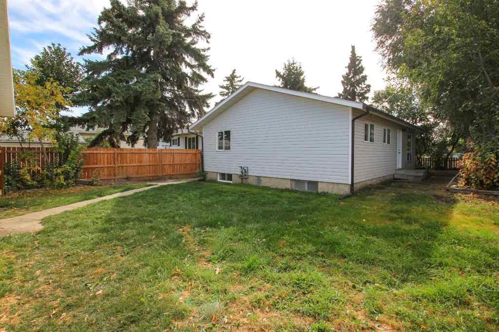 MLS® A2261795 - 6318 Horn Street  in Highland Green Red Deer, Residential