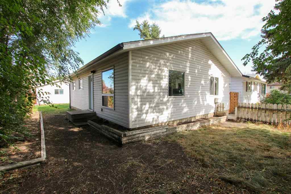 MLS® A2261795 - 6318 Horn Street  in Highland Green Red Deer, Residential