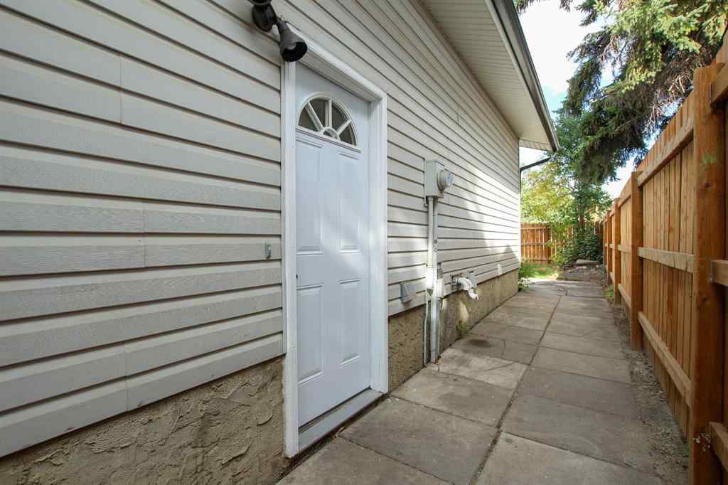 MLS® A2261795 - 6318 Horn Street  in Highland Green Red Deer, Residential