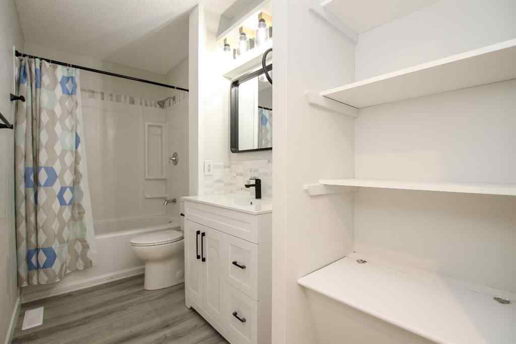 MLS® A2261795 - 6318 Horn Street  in Highland Green Red Deer, Residential