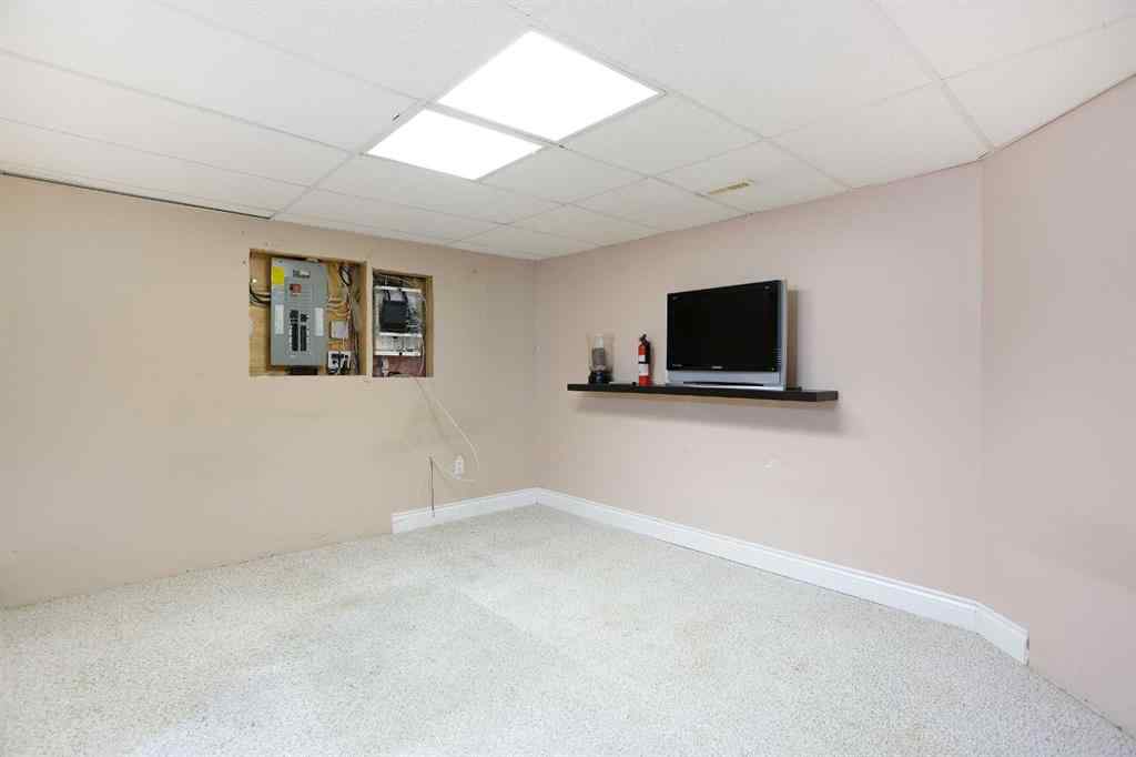 MLS® A2261796 - 196 Brightondale Close SE in New Brighton Calgary, Residential