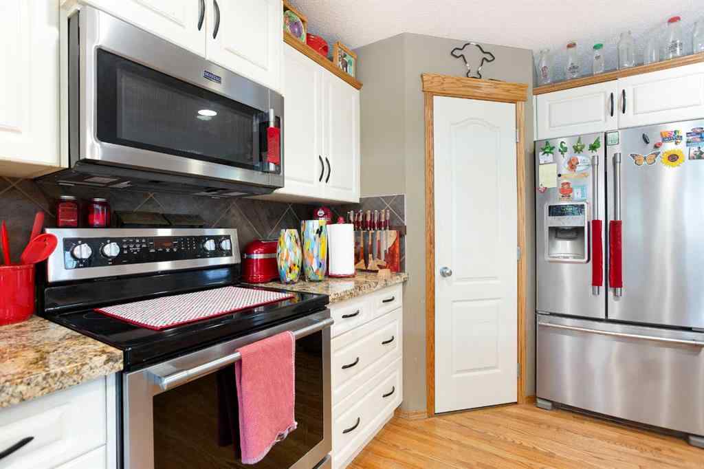 MLS® A2261796 - 196 Brightondale Close SE in New Brighton Calgary, Residential