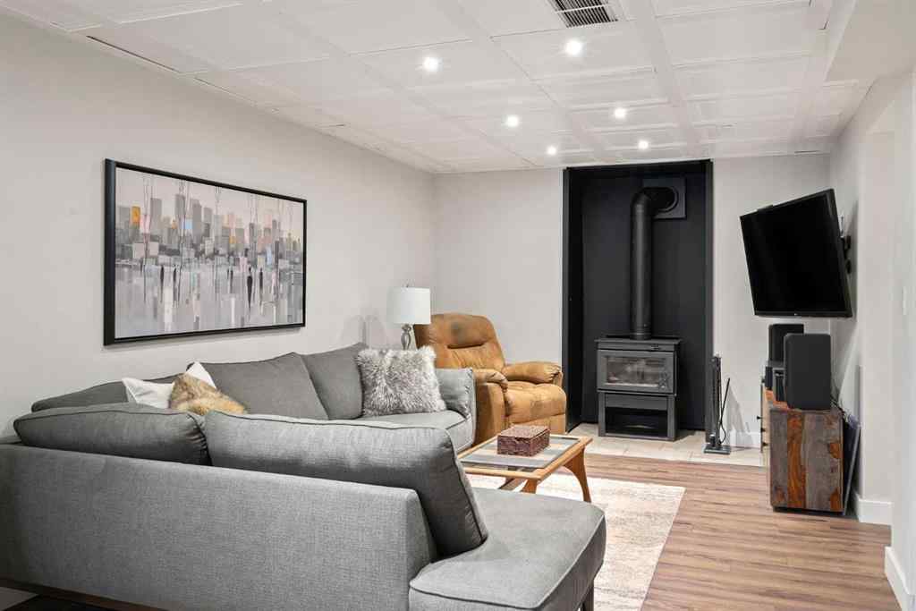 MLS® A2261802 - 416 Meadowbrook Bay SE in Meadowbrook Airdrie, Residential