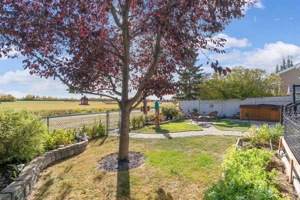 MLS® A2261802 - 416 Meadowbrook Bay SE in Meadowbrook Airdrie, Residential