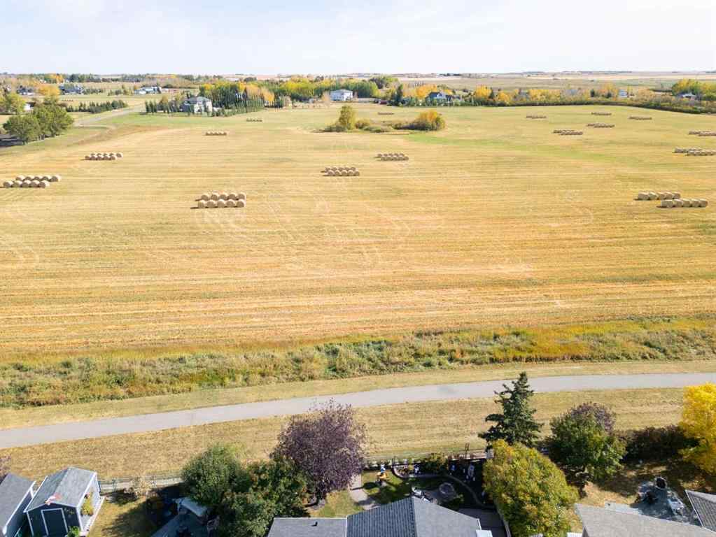 MLS® A2261802 - 416 Meadowbrook Bay SE in Meadowbrook Airdrie, Residential