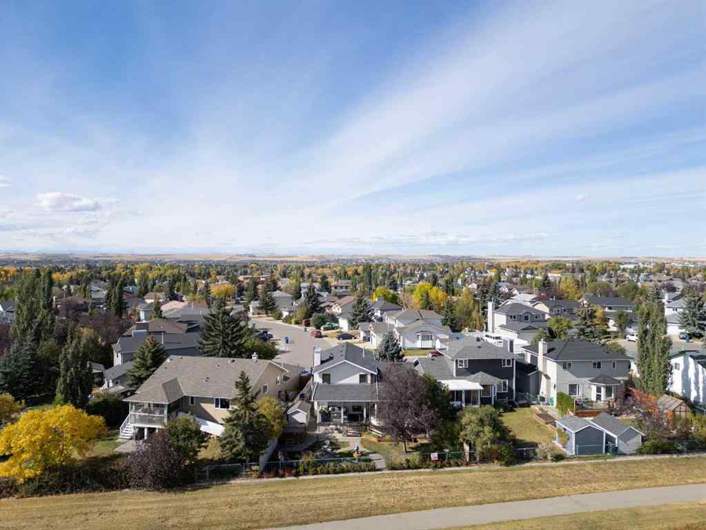 MLS® A2261802 - 416 Meadowbrook Bay SE in Meadowbrook Airdrie, Residential
