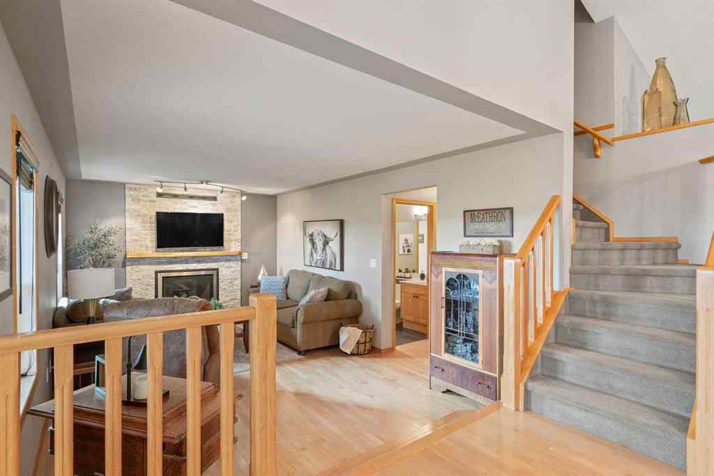 MLS® A2261802 - 416 Meadowbrook Bay SE in Meadowbrook Airdrie, Residential