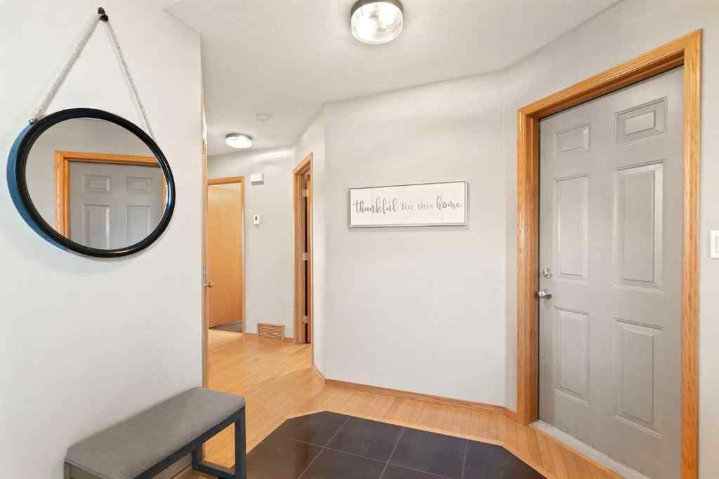 MLS® A2261802 - 416 Meadowbrook Bay SE in Meadowbrook Airdrie, Residential