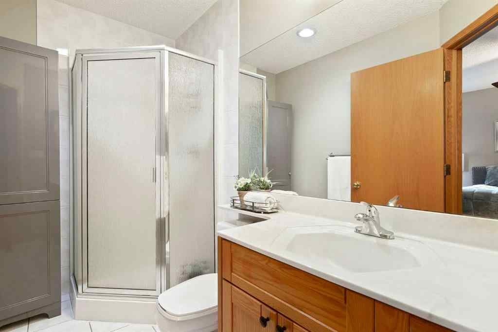 MLS® A2261802 - 416 Meadowbrook Bay SE in Meadowbrook Airdrie, Residential