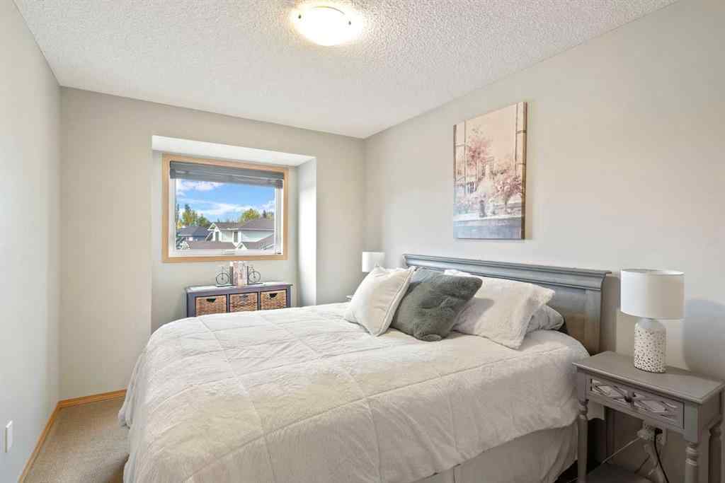 MLS® A2261802 - 416 Meadowbrook Bay SE in Meadowbrook Airdrie, Residential