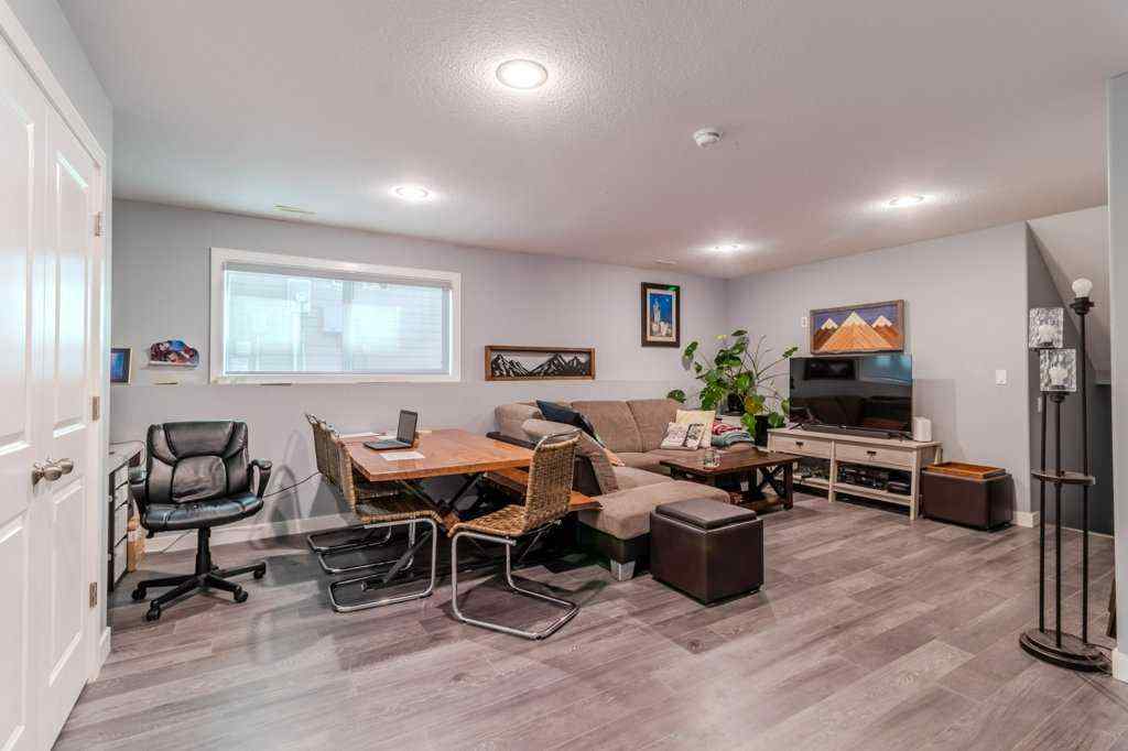 MLS® A2261818 - 43 Windermere Close  in Westlake Red Deer, Residential