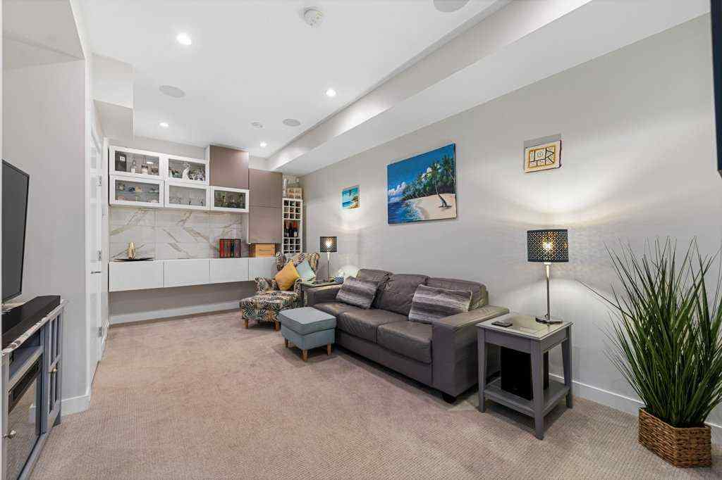 MLS® A2261821 - Unit #2 713 5 Street NE in Renfrew Calgary, Residential