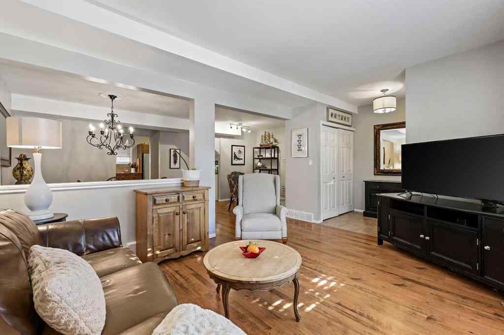 MLS® A2261840 - 832 68 Avenue SW in Kingsland Calgary, Residential