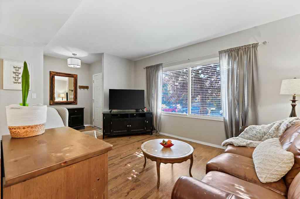 MLS® A2261840 - 832 68 Avenue SW in Kingsland Calgary, Residential