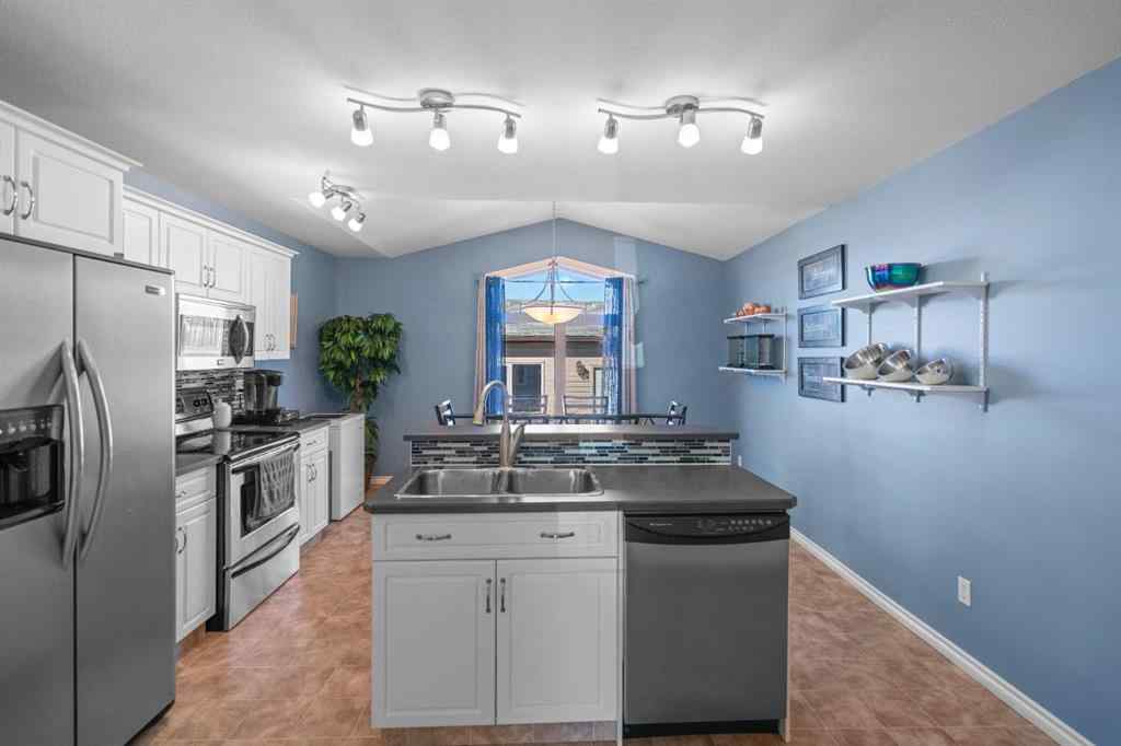 MLS® A2261846 - 7418 46 Avenue  in West Park Camrose, Residential