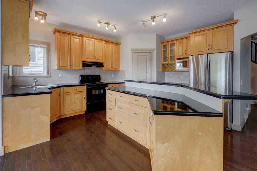 MLS® A2261850 - 112 Cougarstone Manor SW in Cougar Ridge Calgary, Residential