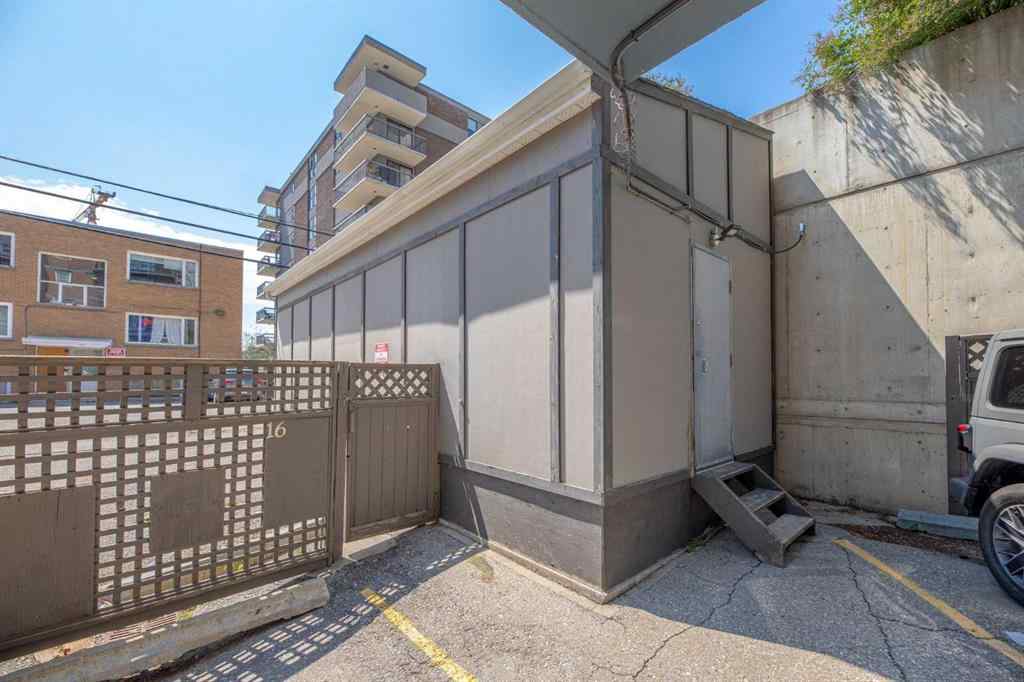 MLS® A2261852 - Unit #305 605 14 Avenue SW in Beltline Calgary, Residential