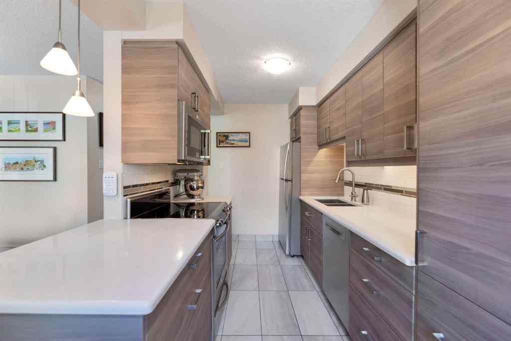 MLS® A2261852 - Unit #305 605 14 Avenue SW in Beltline Calgary, Residential